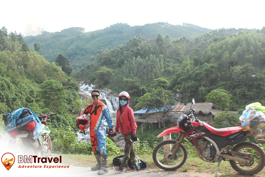 Imposing North-East Vietnam Motorcycle Tour From Hanoi To Halong Bay – 9 Days to Thac Ba lake